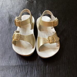 Chic Gold Kids Sandals with Buckle Straps